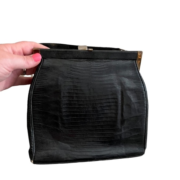 Black Vintage 1960s Leather Clasp Handbag - Picture 2 of 7